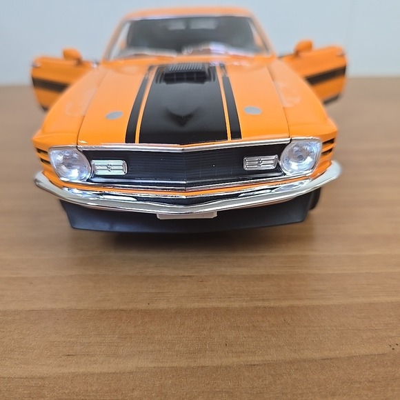 Maisto 1970 Ford Mustang Mach 1 Twister Special Diecast | Orange 1:18 Scale - Picture 3 of 13